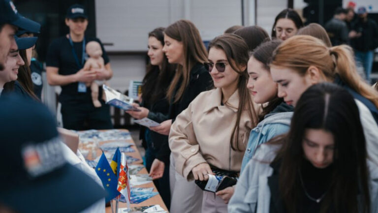 VIDEO/ Târguri universitare, desfășurate în mai multe localități din țară: Oportunități educaționale pentru absolvenții de liceu