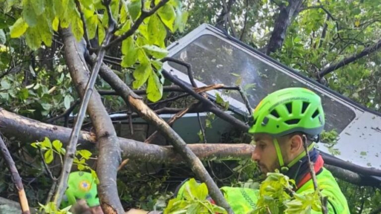 Tragedie în Italia: Patru oameni au murit la prăbuşirea unei telecabine lângă Napoli