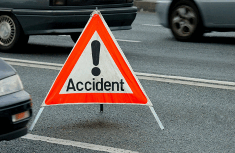 Accident fatal la Măgdăcești: Un tânăr, lovit mortal de un microbuz pe trecerea de pietoni