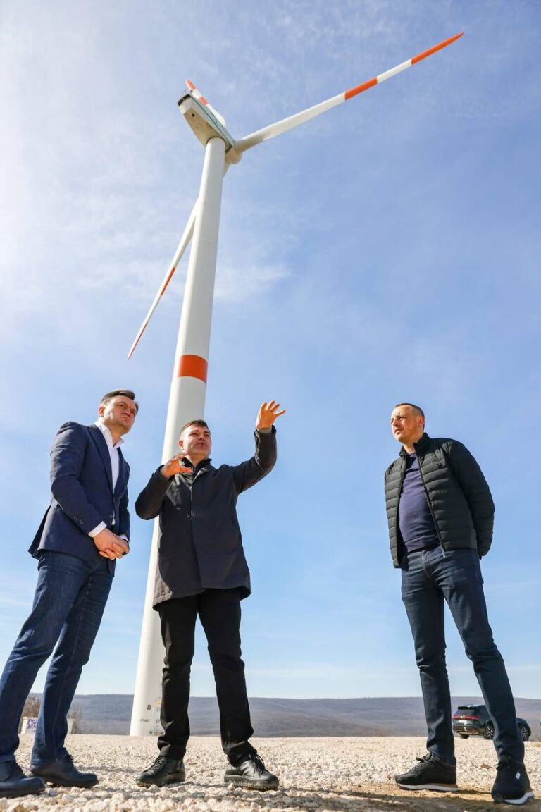 30% din energia Moldovei vine din surse regenerabile. Recean anunță lansarea unei licitații pentru construcția de parcuri eoliene