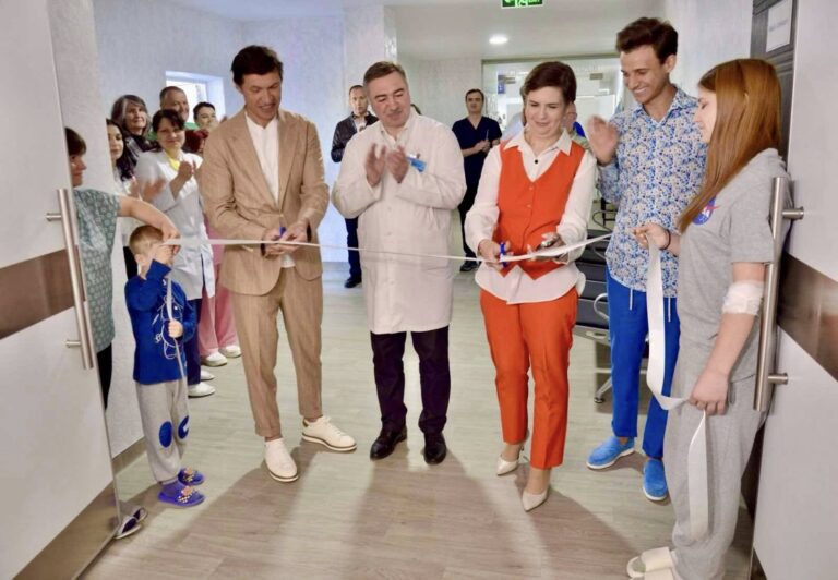 FOTO/ Condiții moderne pentru micii pacienți: Secția de Neurochirurgie de la IMC, complet renovată pentru prima dată în ultimii 40 de ani
