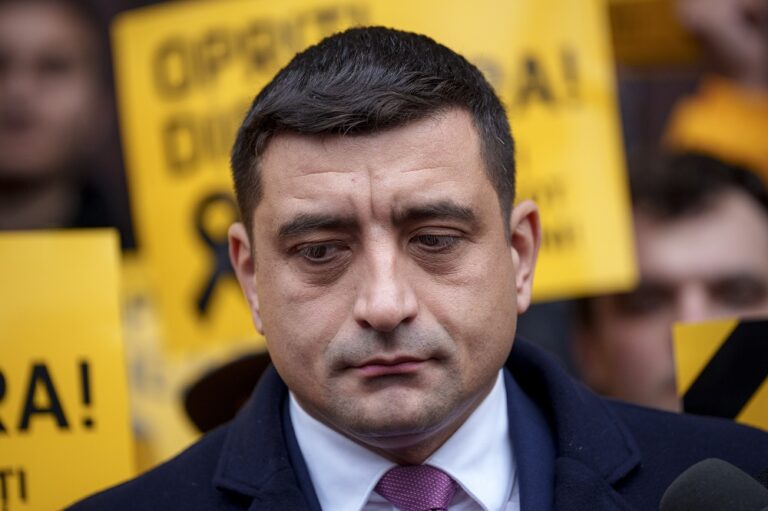 Deschide.md/Paradoxul George Simion: de ce mediile pro-ruse din R. Moldova aplaudă un unionist?