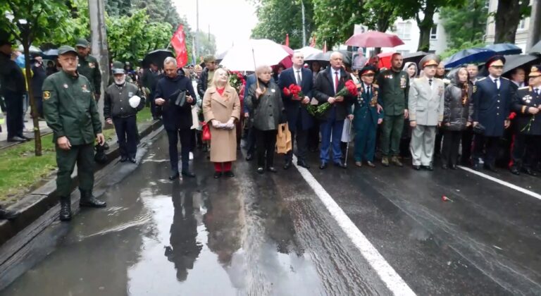 Ziua Victoriei, umbrită de simbolurile agresiunii! Dodon, dar și mai mulți deputați riscă amenzi pentru purtarea panglicii „Sf.Gheorghe”
