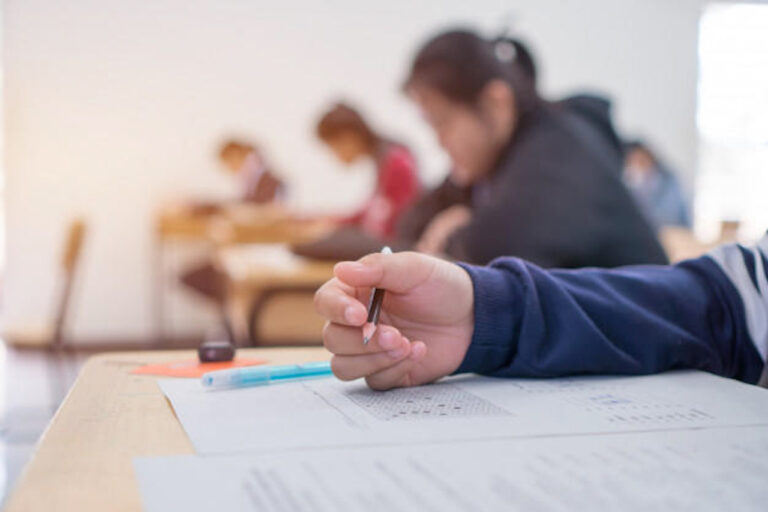 Incident grav la testarea elevilor de clasa a IV-a: Directorul unei școli din Rezina riscă sancțiuni