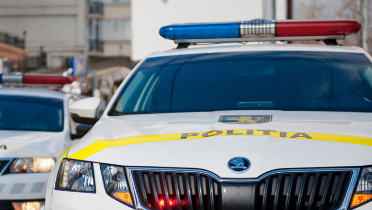 Tragedie pe traseul Chișinău-Ialoveni: Un șofer de camion a murit sub ochii polițiștilor