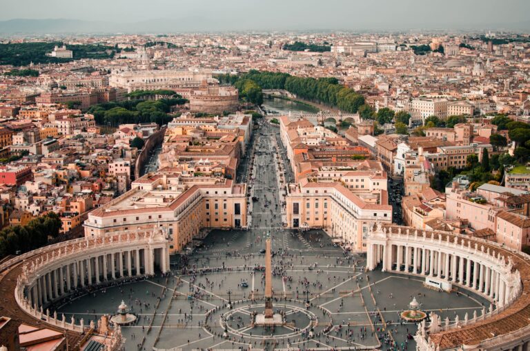 A început Conclavul Papal: Cardinalii se reunesc pentru alegerea celui de-al 267-lea ssuverna uveran Pontif