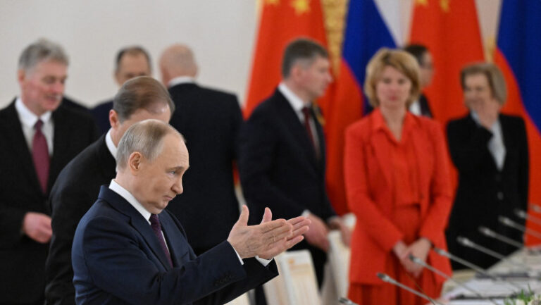 Cinci membri ai Parlamentului European vor participa la parada lui Vladimir Putin de Ziua Victoriei