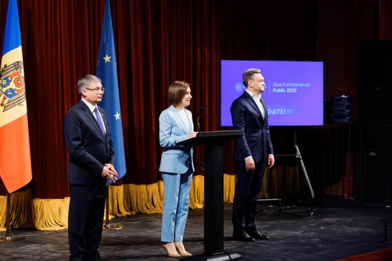 120 de funcționari publici, distinși cu Diploma de Onoare a Guvernului. Maia Sandu: Sunteți cei care țineți statul în mișcare