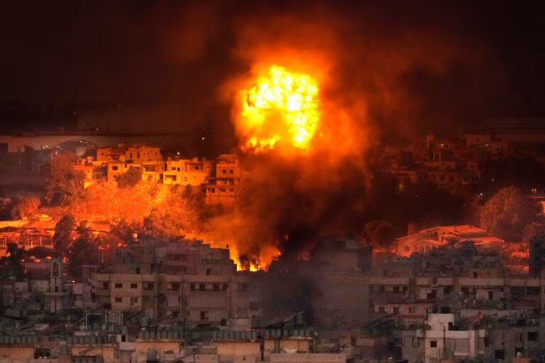 Explozii în Tel Aviv și Ierusalim: Iranul a atacat Israelul cu zeci de rachete