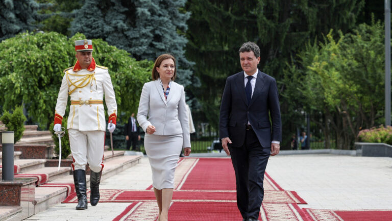 Maia Sandu cere sprijin din România pentru a respinge atacurile cibernetice înaintea alegerilor din toamnă