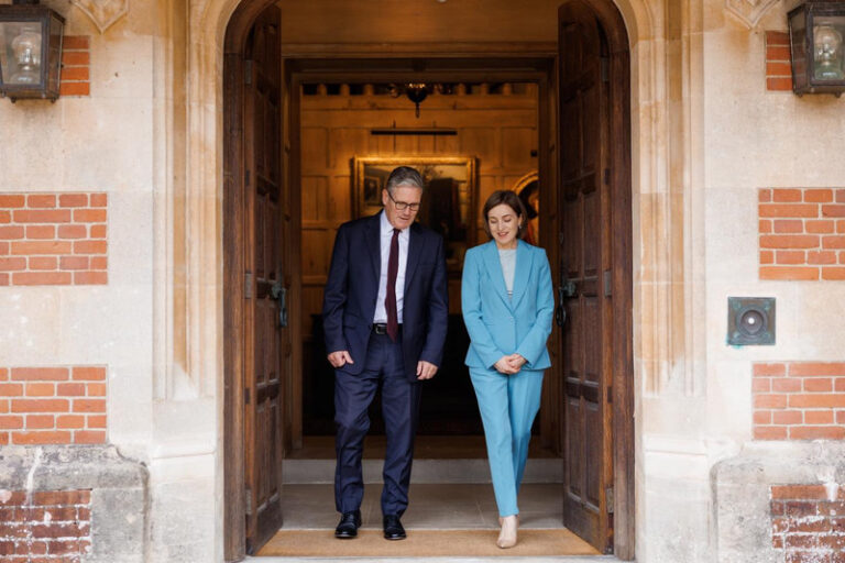 Maia Sandu s-a întâlnit cu premierul britanic Keir Starmer: Discuții despre cooperare economică, diaspora și facilități pentru moldovenii din Regatul Unit