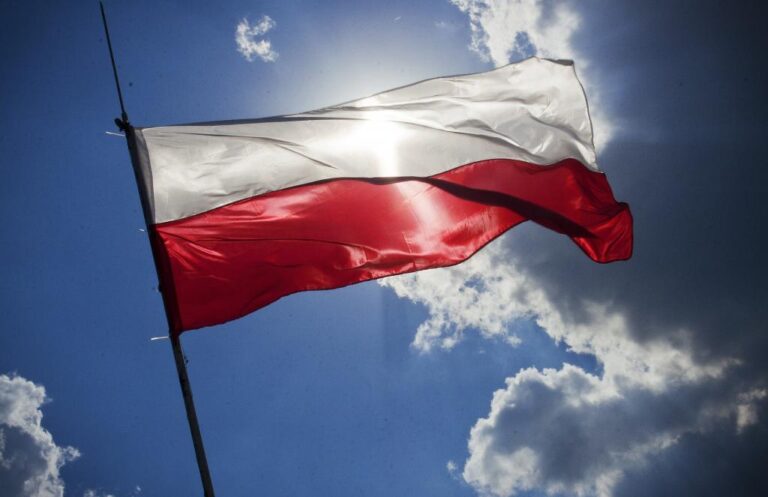 Polonia amână redeschiderea frontierei sale cu Belarus, în semn de solidaritate cu Lituania