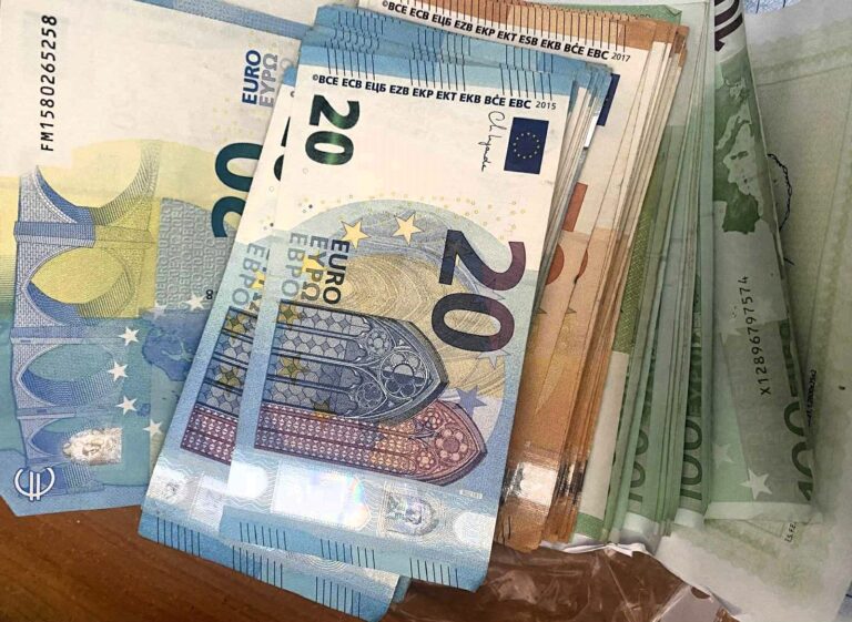 Un bărbat a încercat să intre în R. Moldova cu peste 20.000 de euro nedeclarați: Unde erau ascunși banii