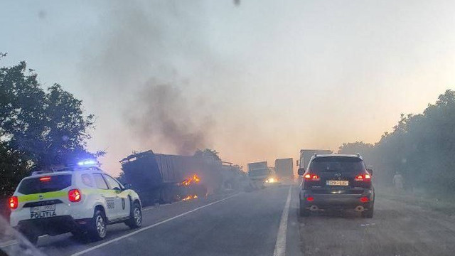 Grav accident pe șoseaua Balcani: Două camioane s-au ciocnit, trei persoane au ajuns la spital