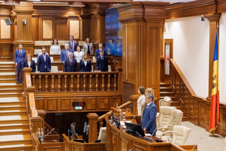 Noii judecători ai Curții Constituționale au depus jurământul. Igor Grosu: „Datoria noastră este să ducem Moldova în direcția corectă”