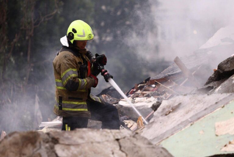 Atac aerian devastator la Kiev: Cel puțin 8 morți, printre care și un copil. Zelenski cere sancțiuni dure împotriva Rusiei