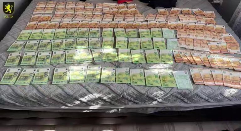 VIDEO/ Jaf de 50.000 de euro în Capitală: Doi tineri, reținuți după ce au golit apartamentul unor cunoscuți