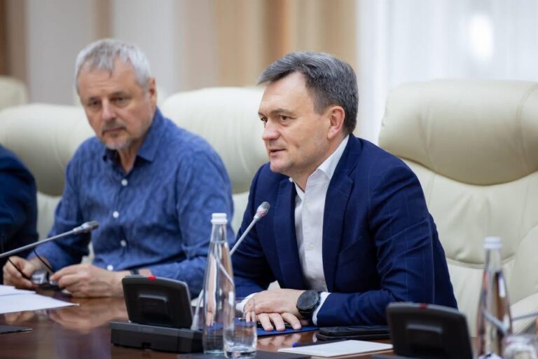 Dorin Recean și Sergiu Prodan, decorați de președintele Ucrainei cu ocazia Zilei Independenței