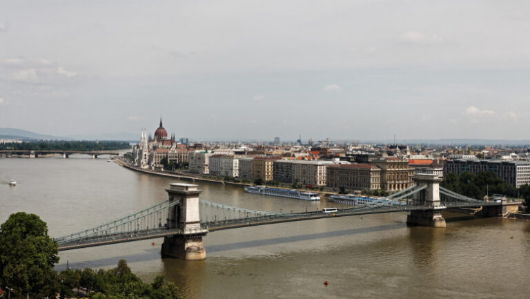 Budapesta, variantă pentru locul eventualei întâlniri Putin-Zelenski