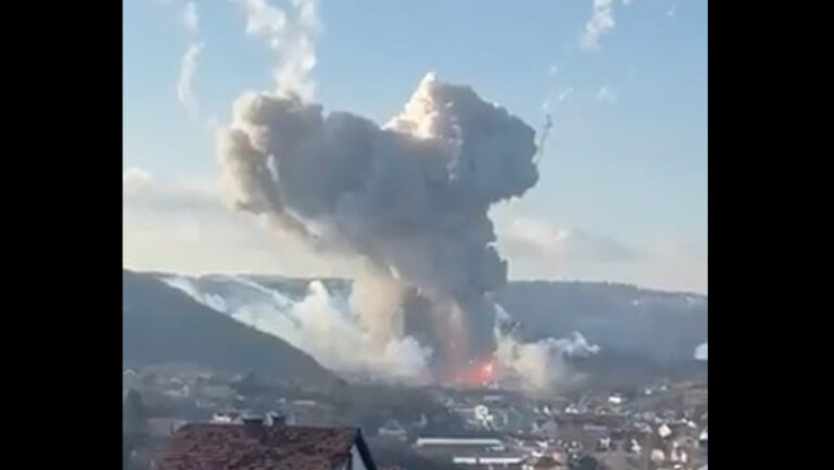 VIDEO/ Explozie la o fabrică de praf de pușcă din Rusia: 5 morți și 20 de răniți