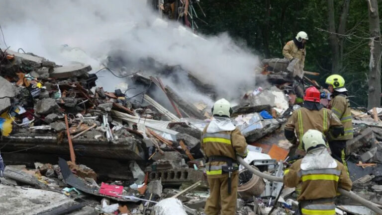 Atac aerian devastator asupra Kievului: 26 de morți, printre care trei copii, și peste 150 de răniți