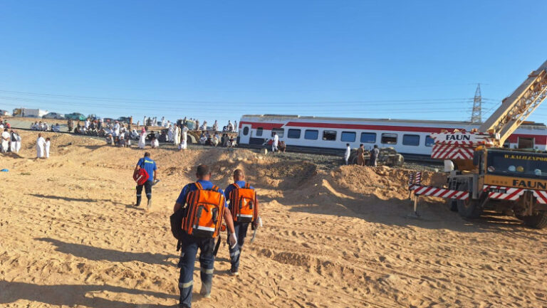 Tragedie feroviară în Egipt: Trei morți și peste 100 de răniți după deraierea unui tren