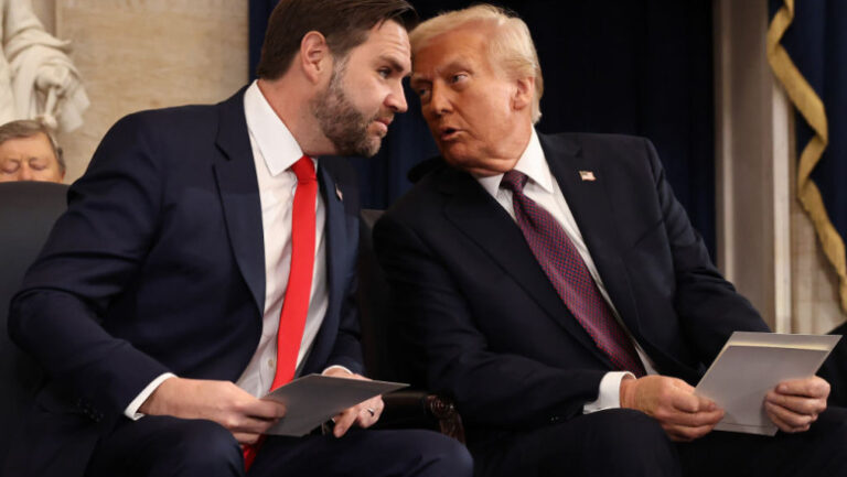 Trump sugerează că JD Vance ar putea fi succesorul său la alegerile din 2028