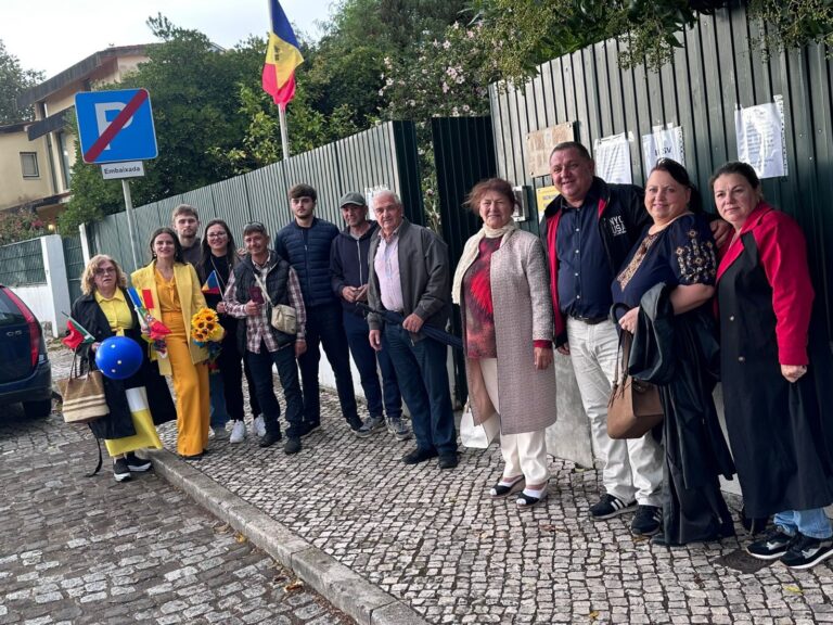 (FOTO) Prezență masivă la secțiile de votare din străinătate