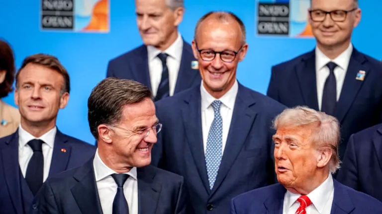 Trump, între sancțiuni „masive” și retragerea din medierea războiului: UE merge la Washington pentru coordonare