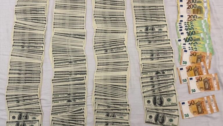 (VIDEO) Liderul unui partid extraparlamentar, reținut pentru spălare de bani și finanțare ilegală