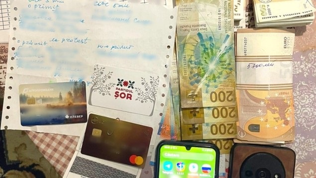 (AUDIO) Percheziții la Criuleni: Nouă persoane, cercetate pentru corupere electorală