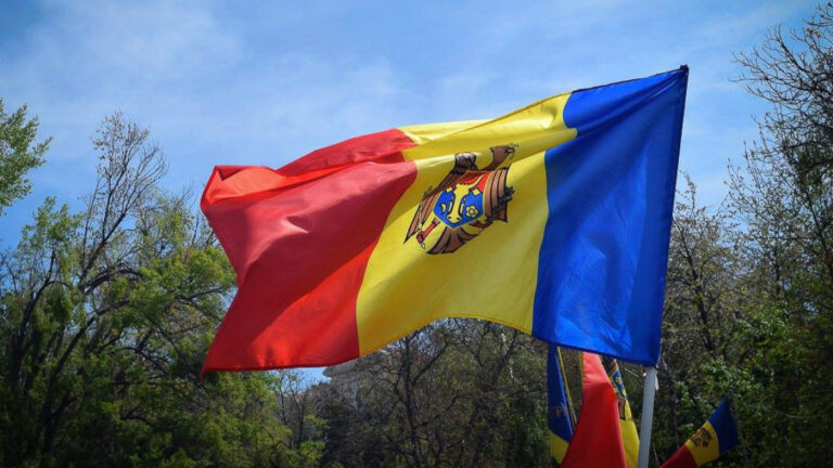 Angajați ai structurilor de ordine, decorați cu distincții de stat