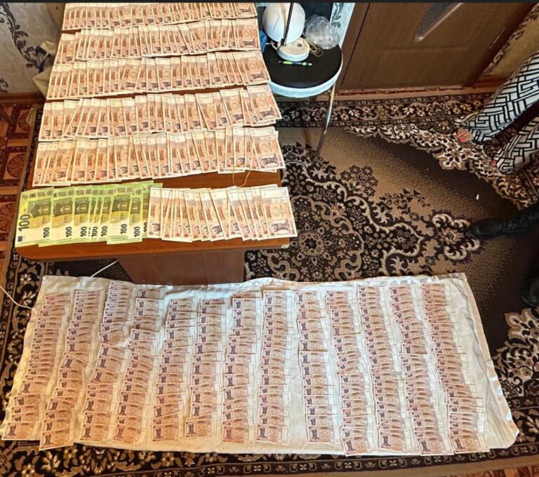 VIDEO/Percheziții la gruparea „Șor”: bani rusești, aplicații sub sancțiuni și coruperea alegătorilor