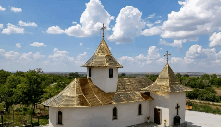 Casa atelierelor și trapeza de la Mănăstirea Eroilor din Țiganca, construite cu sprijinul Departamentului pentru Românii de Pretutindeni