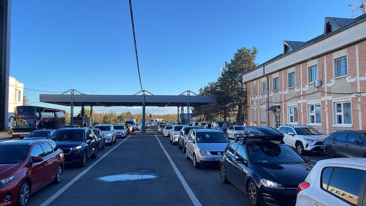 (FOTO) Trafic intens la punctele de trecere a frontierei Leușeni și Sculeni 3 3 7