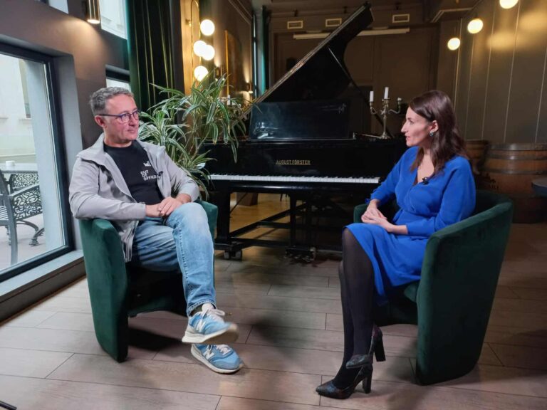 Tudor Giurgiu: „Nu stați și așteptați ca statul vă va finanța proiectele. Mergeți în piață și căutați bani.”