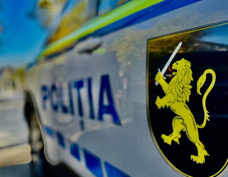 Atenție! Șoferii, obligați să circule cu faza scurtă a farurilor și pe timp de zi