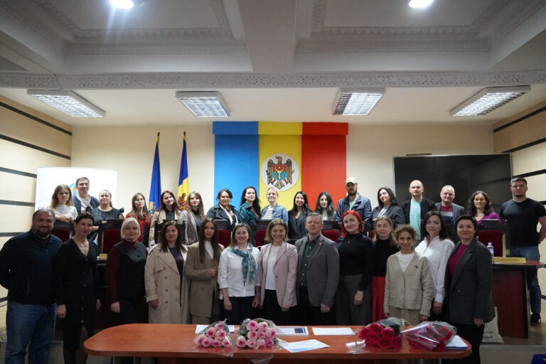 Alegeri parlamentare: Mii de cetățeni au sunat la linia de informare a CEC