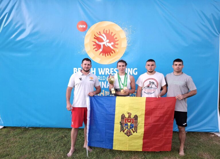 (FOTO) Irina Rîngaci a devenit campioană mondială la lupte pe plajă
