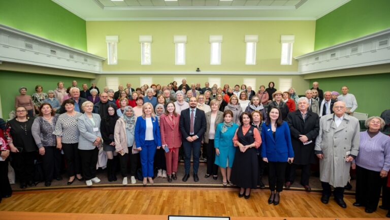 Peste 150 de seniori din Chișinău, Bălți și Cahul, din nou studenți