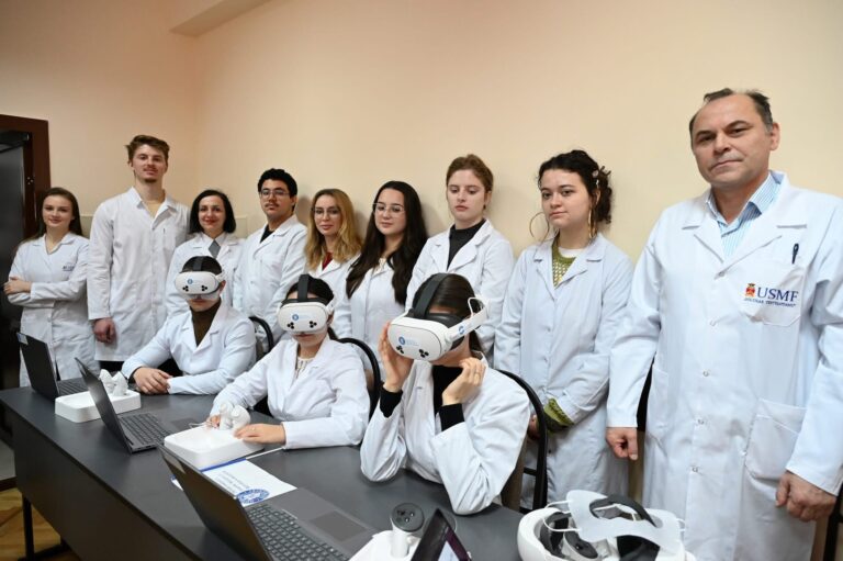(FOTO) Două săli de medicină virtuală, inaugurate la USMF cu sprijinul DRRM