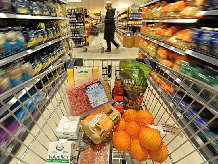 Supermarketurile din Berlin securizează carne și pește cu etichete antifurt, pe fondul creșterii furturilor din retail