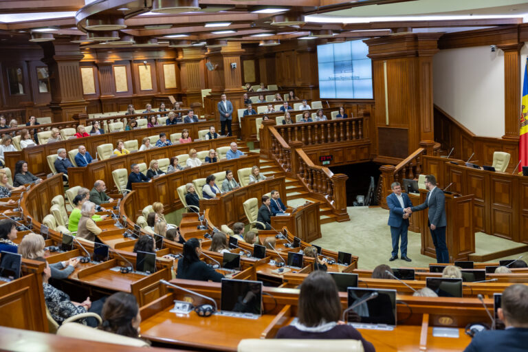 Cine este noul secretar general al Parlamentului Republicii Moldova