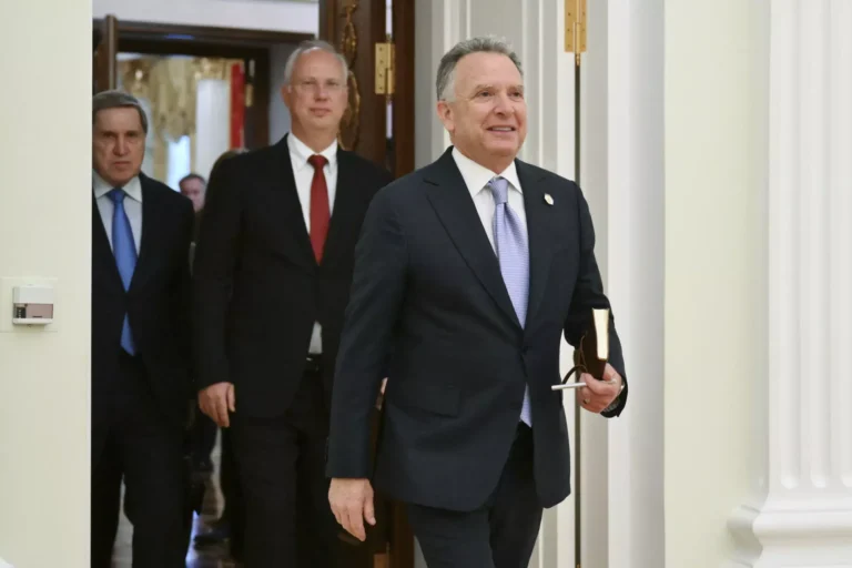 Scandal diplomatic între SUA și Rusia după publicarea unor convorbiri secrete privind un posibil plan de pace pentru Ucraina