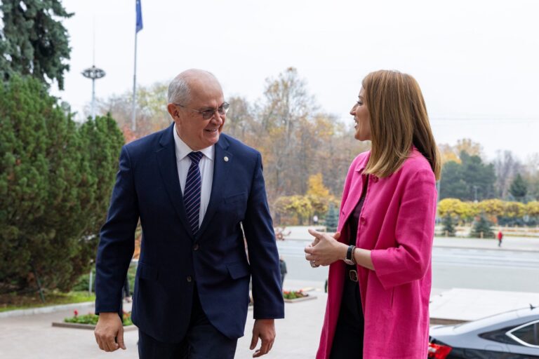 (FOTO) Alexandru Munteanu, după întrevederea cu Roberta Metsola: „Viitorul nostru este european și îl construim împreună aici, acasă”