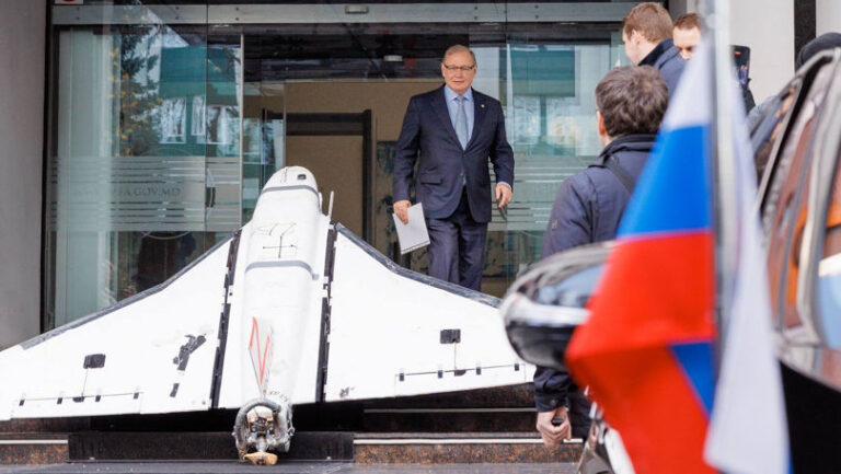 Va fi expulzat ambasadorul agreat al Rusiei? Răspunsul președintelui Parlamentului R. Moldova