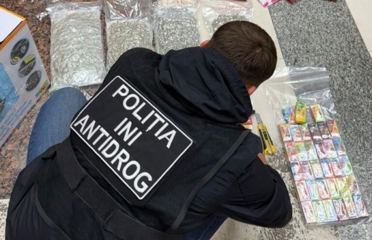 (VIDEO) Captură de droguri de peste 2,5 milioane de lei: Patru suspecți, cercetați