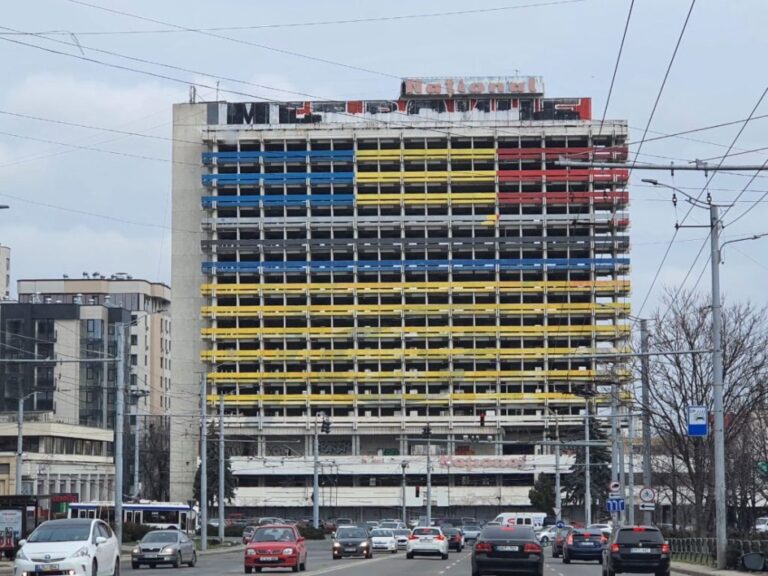 Clădirea fostului Hotel Național din Chișinău ar putea fi îngrădită