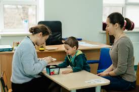 Specialiști din întreaga țară sunt instruiți pentru formarea unei echipe naționale în modelul de intervenție timpurie transdisciplinar