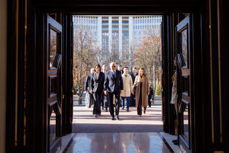 Prima vizită oficială a noului premier de la Chișinău va fi la București